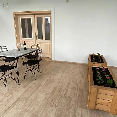 Merkezde Denize 50 Adım A Bodrum