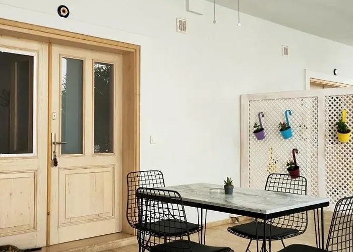 Merkezde Denize 50 Adim A Bodrum