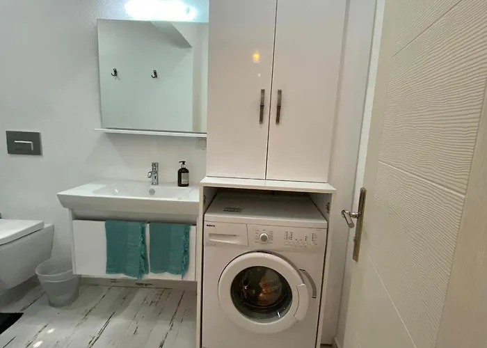 Merkezde Denize 50 Adim A *