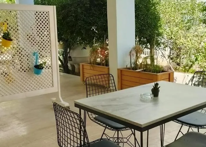 Apartman Merkezde Denize 50 Adim A *