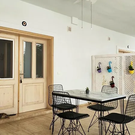 Merkezde Denize 50 Adim A Bodrum