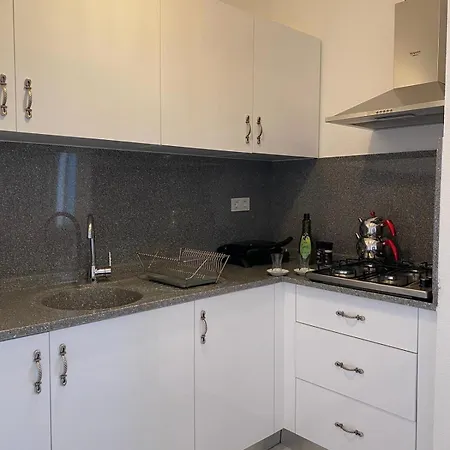 Merkezde Denize 50 Adim A Appartamento