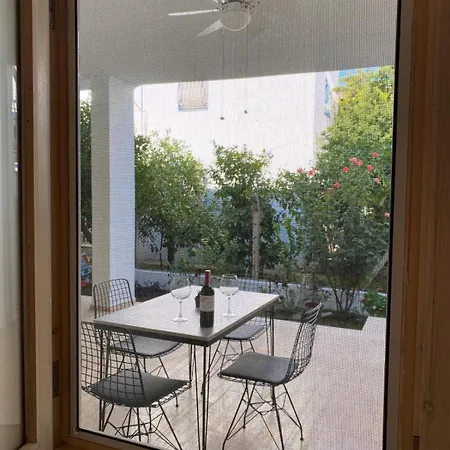 Merkezde Denize 50 Adim A Bodrum